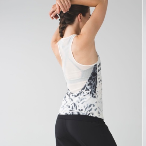 Lululemon Athletica Dance To Yoga Tank - Picture 3 of 10